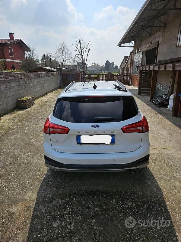 Usata Ford Focus Active 120 CV (88 kW) 2019 Bianco Station wagon