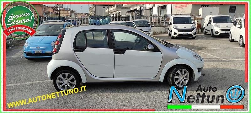 Usata Smart ForFour Passion 68 CV (50 kW) 2005 Bianco Utilitaria
