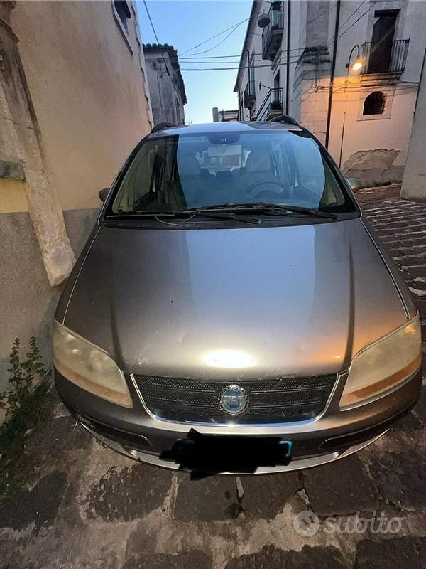 Usata Fiat Idea 2004 Grigio Monovolume