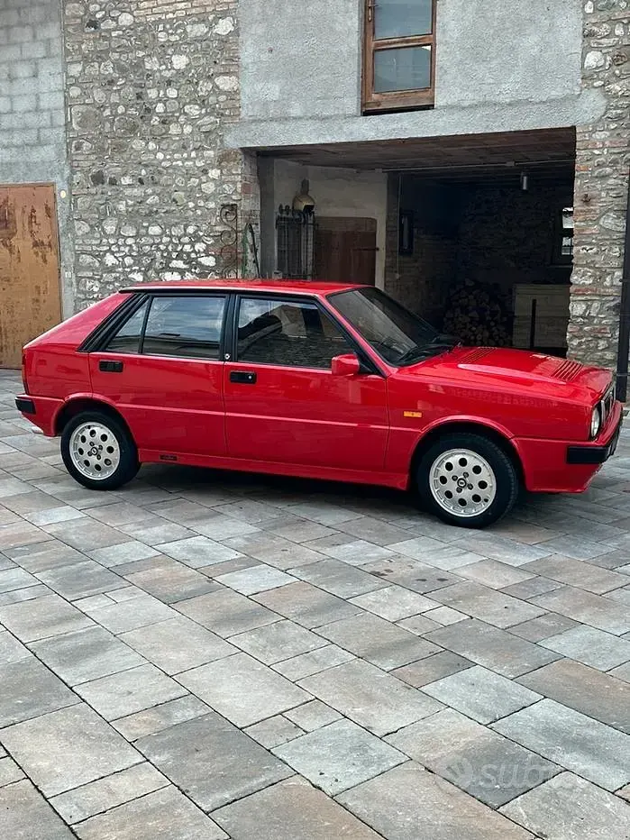 Usata Lancia Delta 140 CV (102 kW) 1991 Rosso Utilitaria