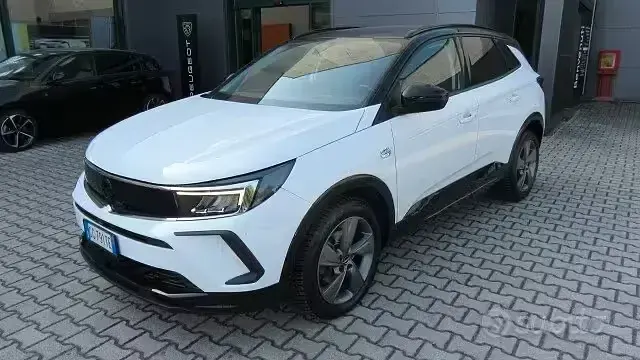 Usata Opel Grandland X GS Line 131 CV (96 kW) 2022 Bianco SUV