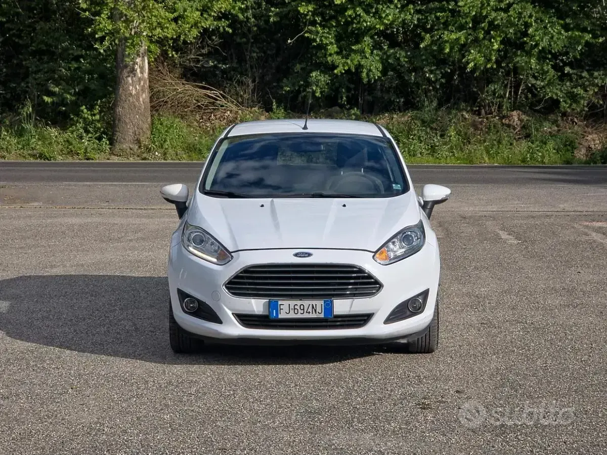 Gebraucht Ford Fiesta ST-Line 75 PS (55 kW) 2017 Weiß Kleinwagen