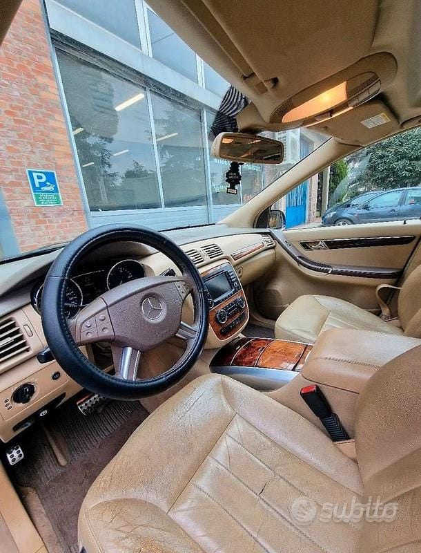Usata Mercedes 320 224 CV (164 kW) 2007 Nero Monovolume