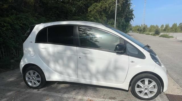 Usata Citroën C-zero Seduction 49 kW (67 CV) 2019 Bianco pastello Utilitaria