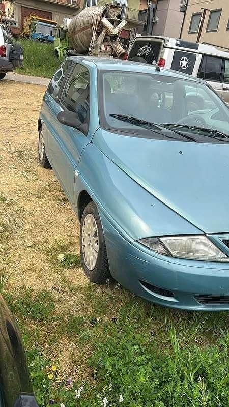 Usata Lancia Ypsilon 60 CV (44 kW) 2001 Utilitaria
