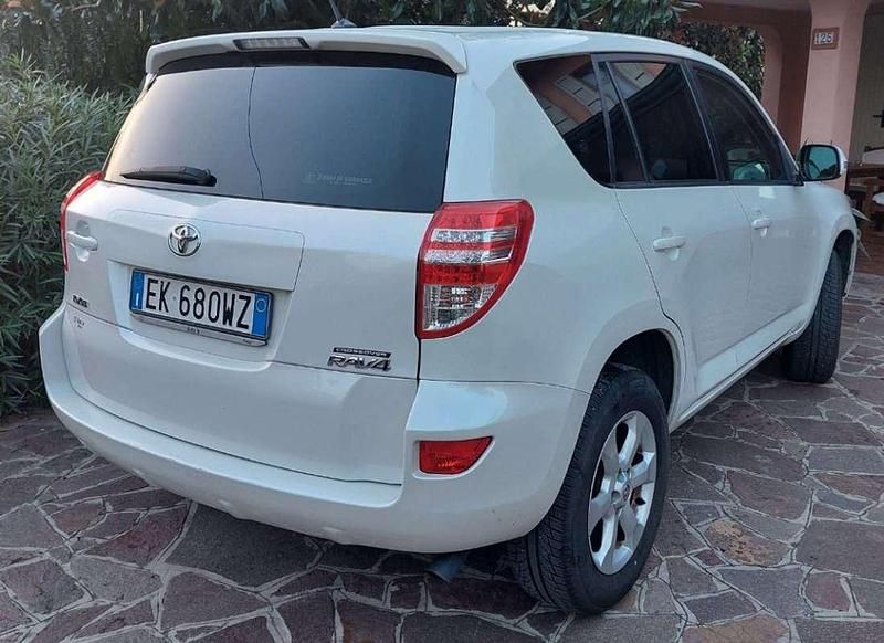 Usata Toyota RAV4 150 CV (110 kW) 2012 Bianco SUV