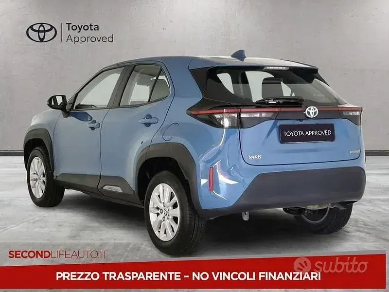 Begagnad Toyota Yaris Cross Active 92 HK (67 kW) 2022 Blå SUV