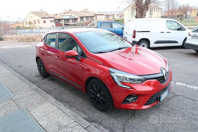 Usata Renault Clio V Zen 101 CV (74 kW) 2020 Rosso Berlina