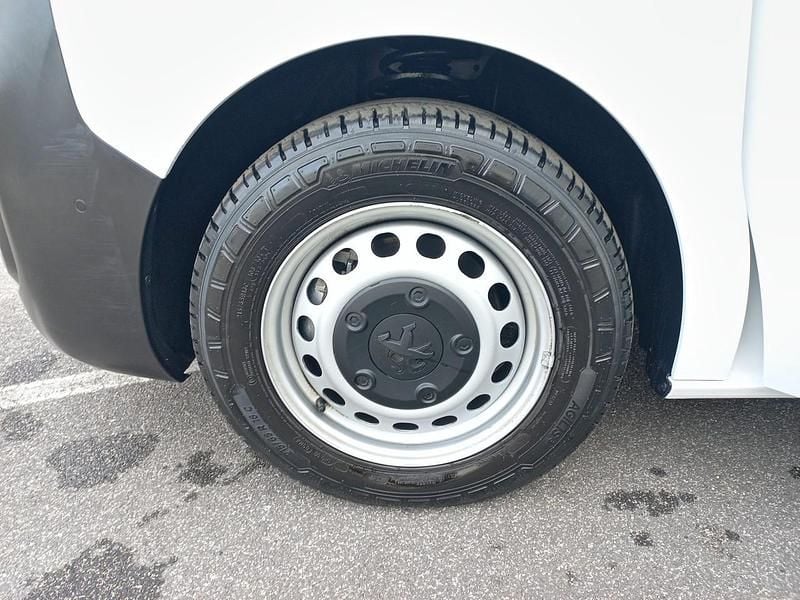 Usata Peugeot e-Expert 100 kW (136 CV) 2023 Bianco Furgone