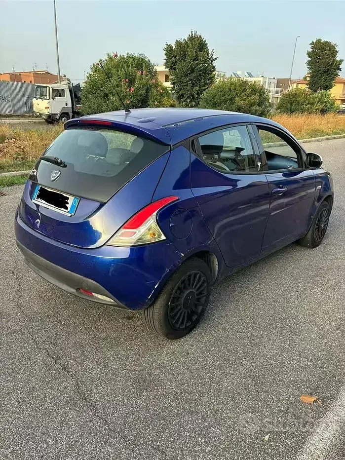Usata Lancia Ypsilon 2014 Bluazzurro Utilitaria