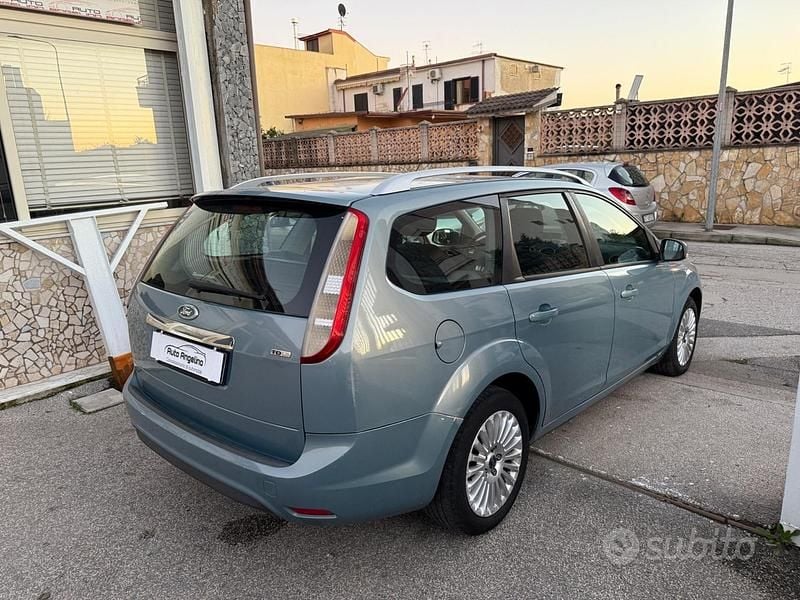 Usata Ford Focus 90 CV (66 kW) 2009 Grigio Station wagon