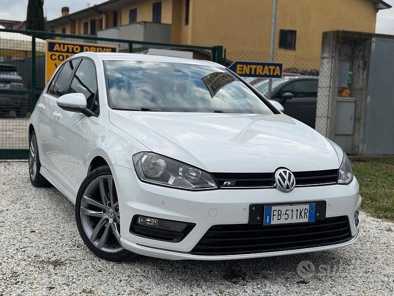 Bianco Usata 2016 VW Golf R-line Berlina | 14.900 € (Buon prezzo) - Immagine 1/4