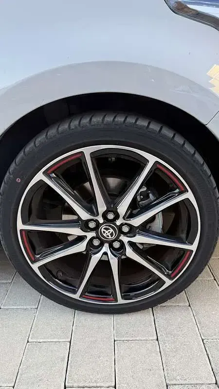 Usata Toyota Yaris Hybrid Sport 92 CV (67 kW) 2024 Berlina