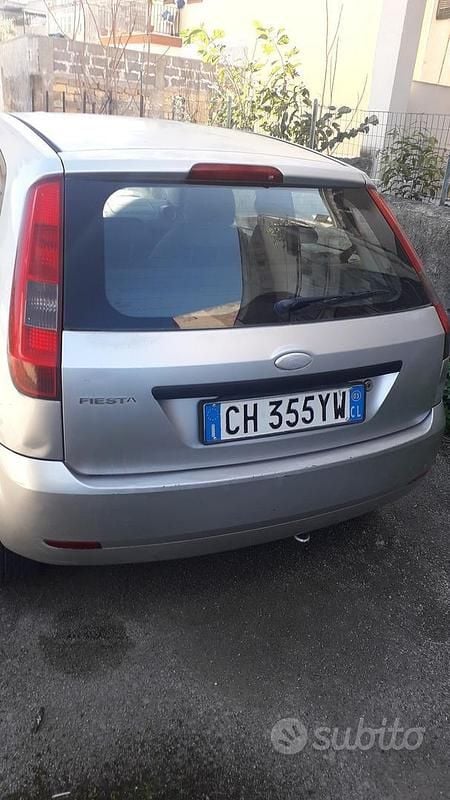 Usata Ford Fiesta 2003 Grigio Utilitaria