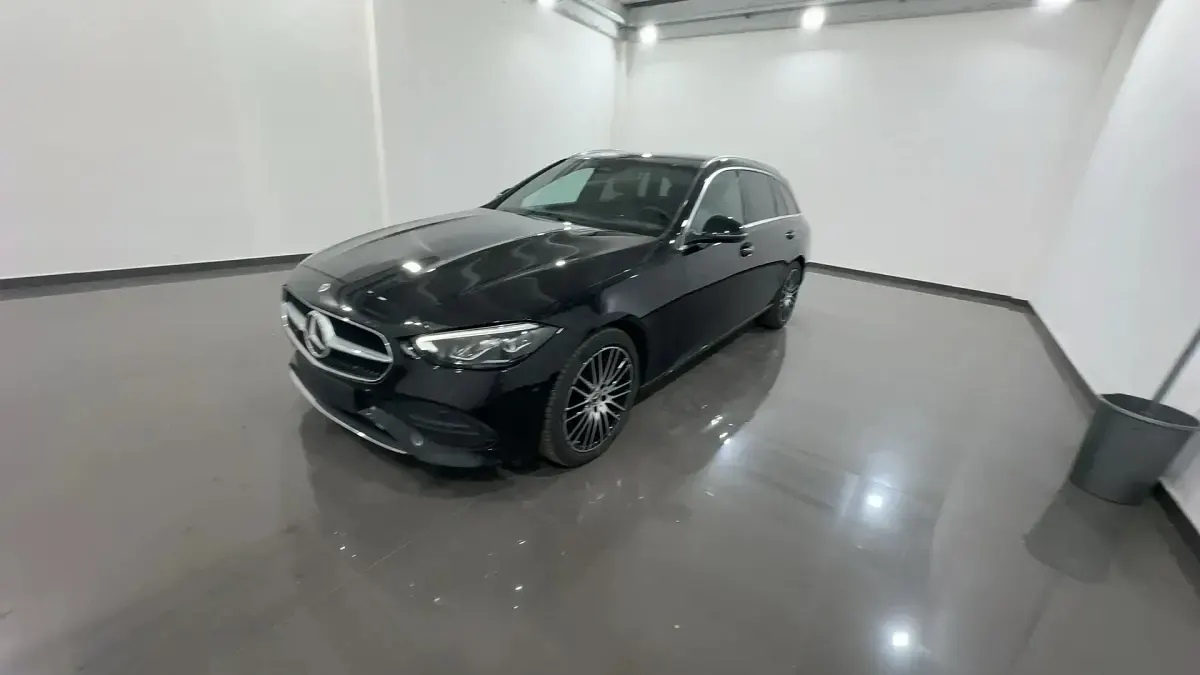 Usata Mercedes 200 Luxury 163 CV (119 kW) 2024 Obsidian black Station wagon