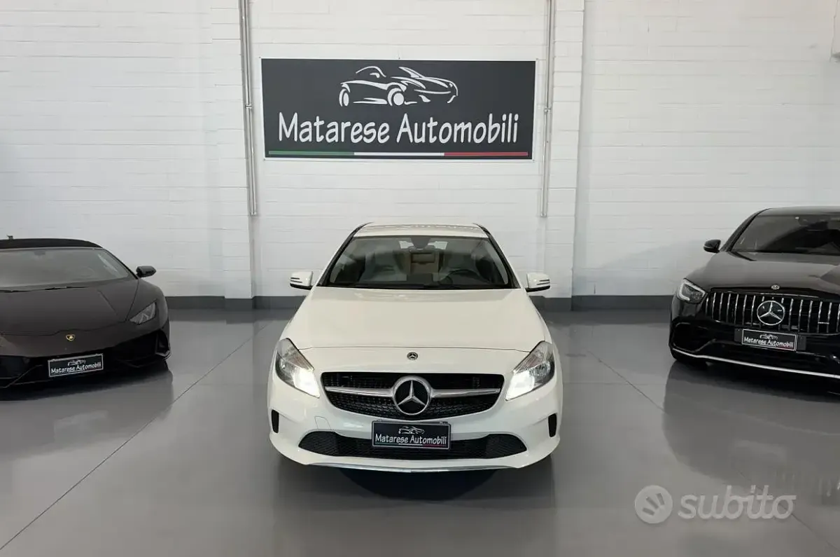 Usata Mercedes A180 109 CV (80 kW) 2017 Bianco Utilitaria