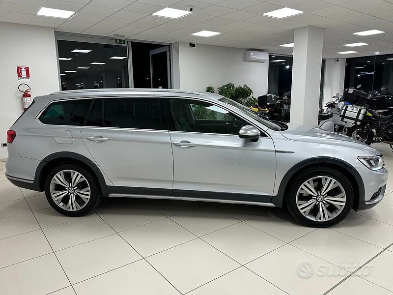 Usado VW Passat Alltrack 190 CV (139 kW) 2016 Gris Familiar