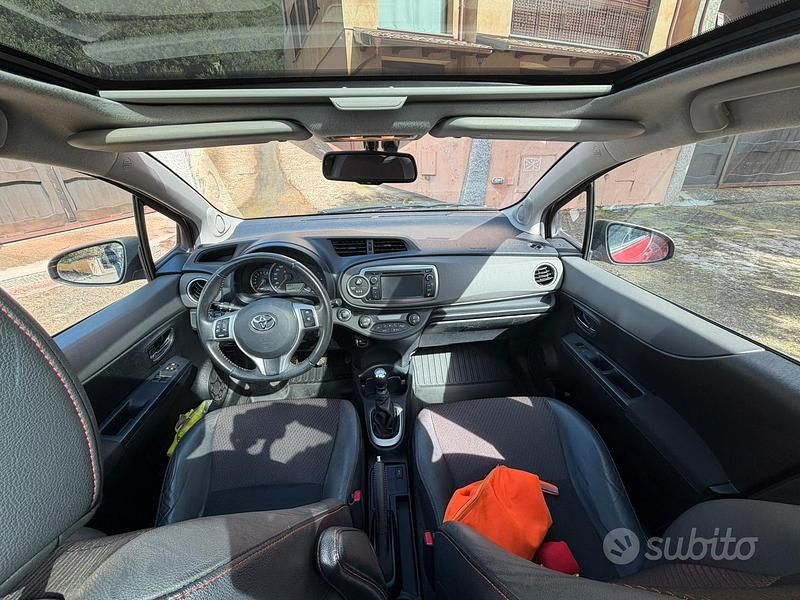 Usata Toyota Yaris 99 CV (72 kW) 2012 Utilitaria