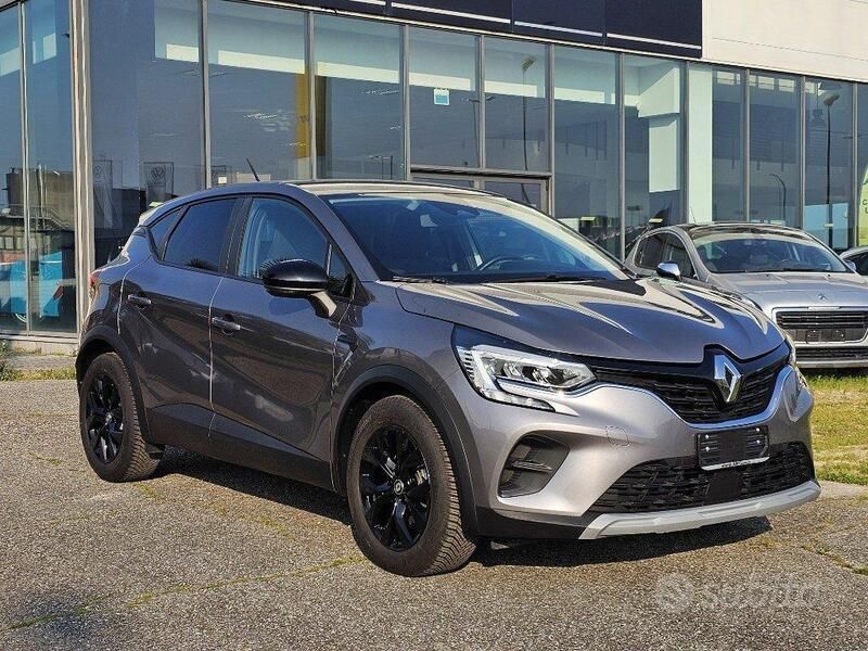 Usata Renault Captur 91 CV (66 kW) 2021 Grigio SUV