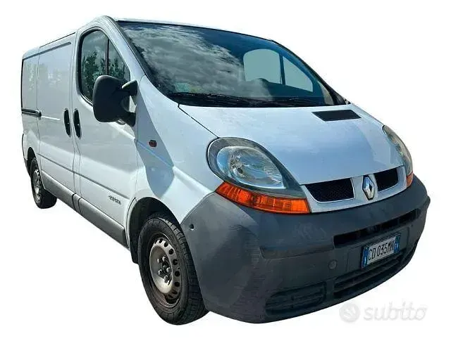 Usata Renault Trafic 101 CV (74 kW) 2002 Bianco Monovolume