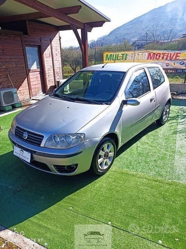 Usata Fiat Punto 69 CV (50 kW) 2005 Grigio Utilitaria