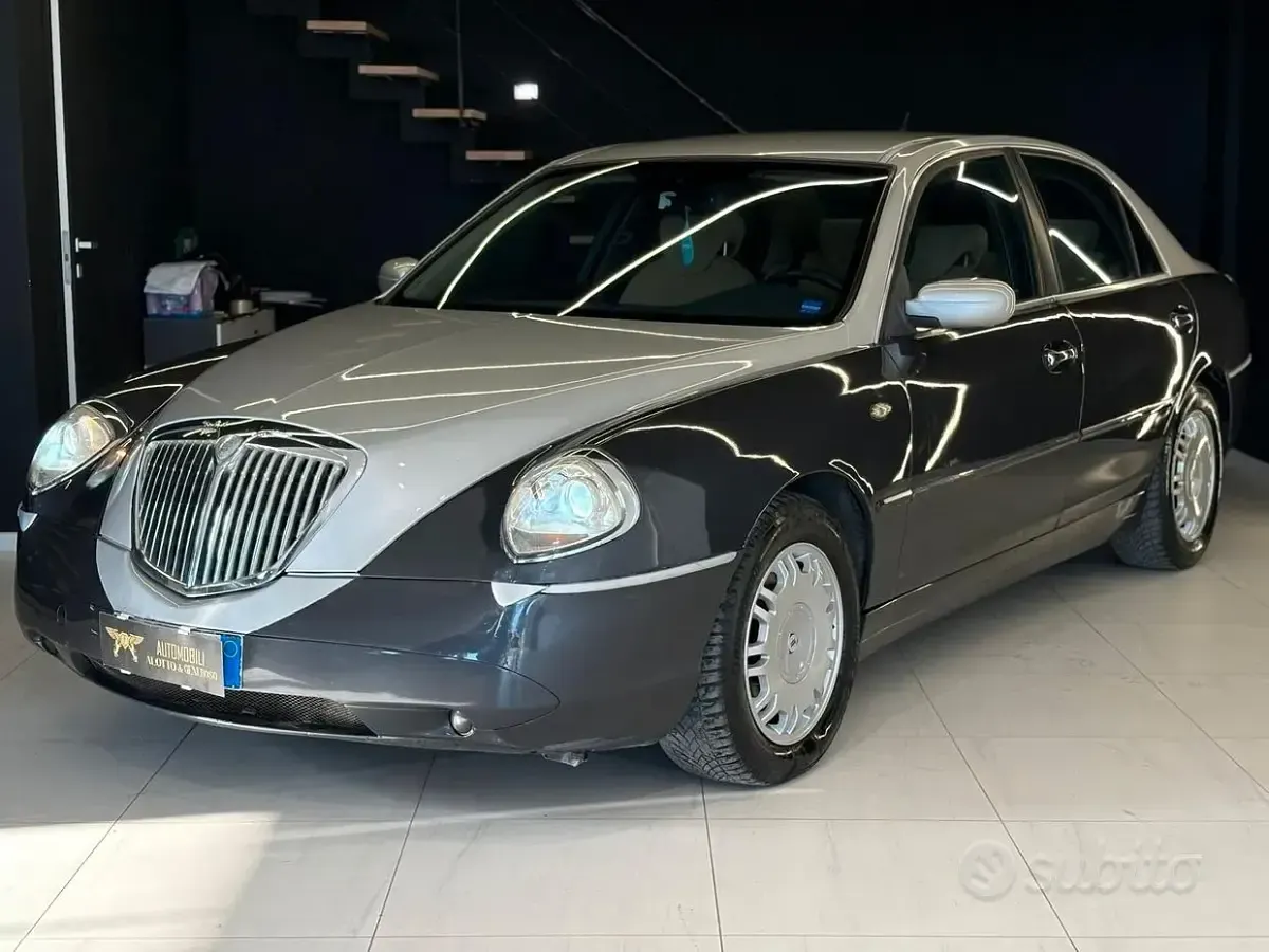 Usata Lancia Thesis 175 CV (128 kW) 2005 Grigio Berlina
