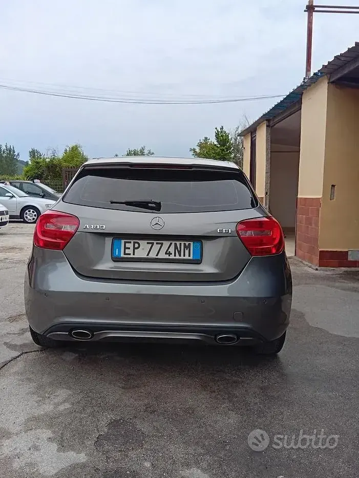 Usata Mercedes A180 109 CV (80 kW) 2013 Grigio Utilitaria
