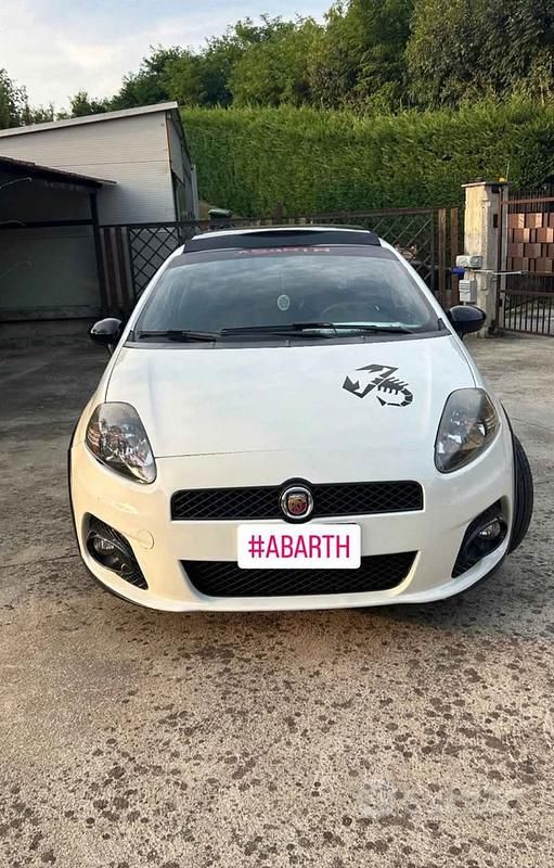 Usata Abarth Grande Punto 180 CV (132 kW) 2008 Bianco Utilitaria