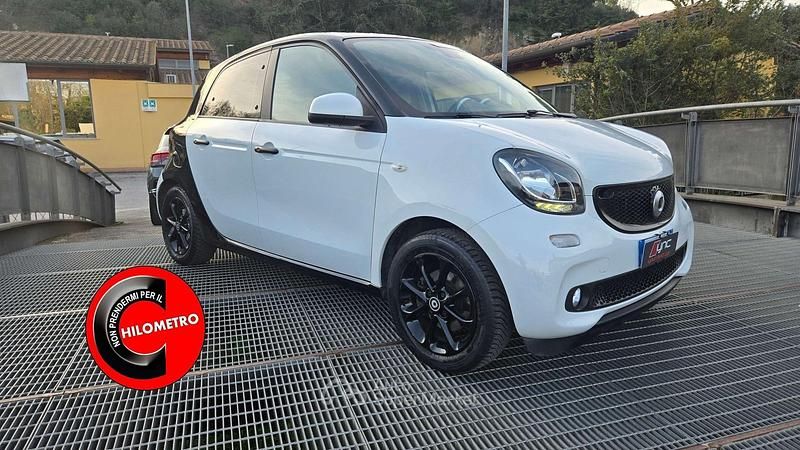 Usata Smart ForFour 71 CV (52 kW) 2015 Bianco Utilitaria