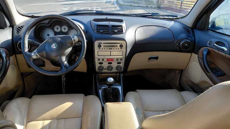 Blu/azzurro Usata 2005 Alfa Romeo 147 Distinctive Due volumi | 1499 € (Ottimo prezzo) - Immagine 1/4