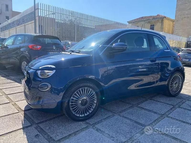 Usata Fiat 500e La Prima 86 kW (118 CV) 2020 Blu Berlina