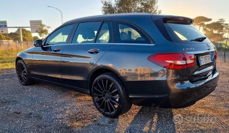 Usata Mercedes C250 Executive 203 CV (149 kW) 2016 Grigio Station wagon