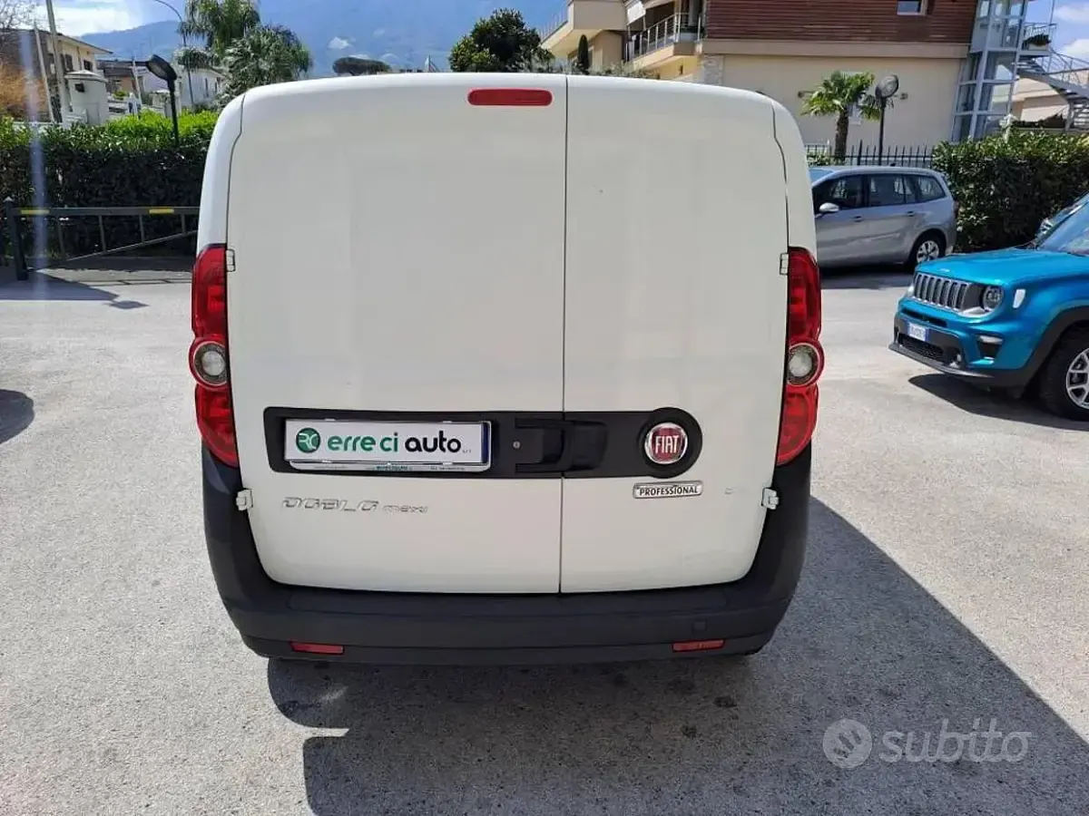 Usata Fiat Doblò Business 105 CV (77 kW) 2021 Bianco Monovolume