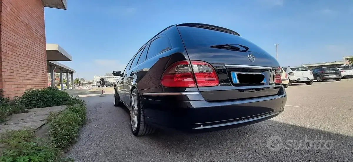 Usata Mercedes E220 170 CV (125 kW) 2009 Nero Station wagon