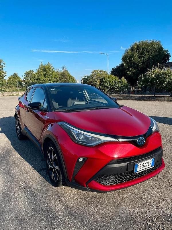 Usata Toyota C-HR Lounge 152 CV (111 kW) 2020 Rosso SUV
