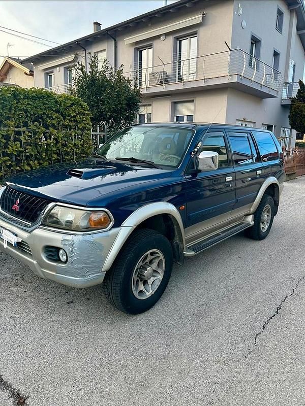 Usata Mitsubishi Pajero Sport 2000 Blu SUV