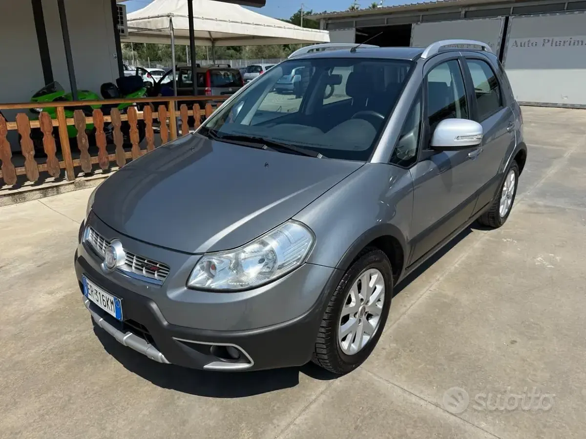 Usata Fiat Sedici Emotion 135 CV (99 kW) 2013 Grigio SUV
