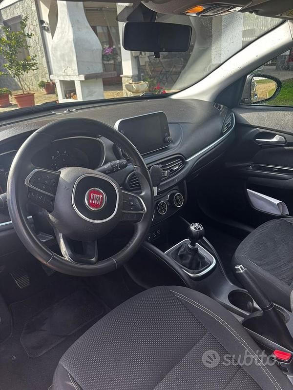 Usata Fiat Tipo 90 CV (66 kW) 2017 Grigio Berlina