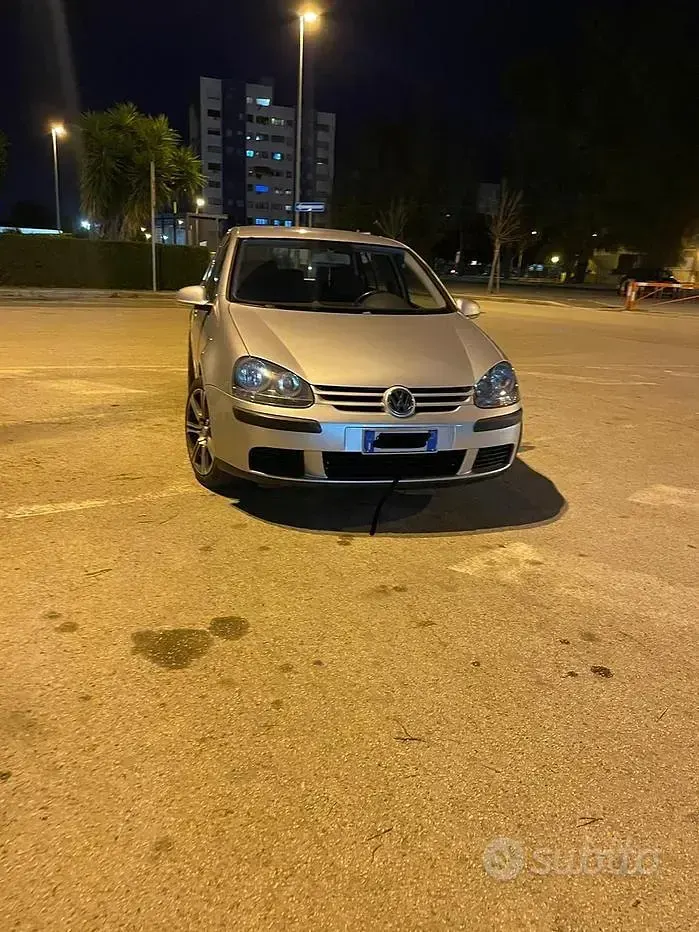 Usata VW Golf IV 105 CV (77 kW) 2005 Berlina