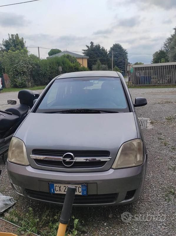 Usata Opel Meriva 101 CV (74 kW) 2005 Grigio Monovolume