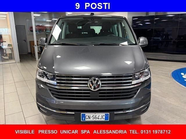 Usata VW Caravelle 150 CV (110 kW) 2023 Grigio scuro Furgone