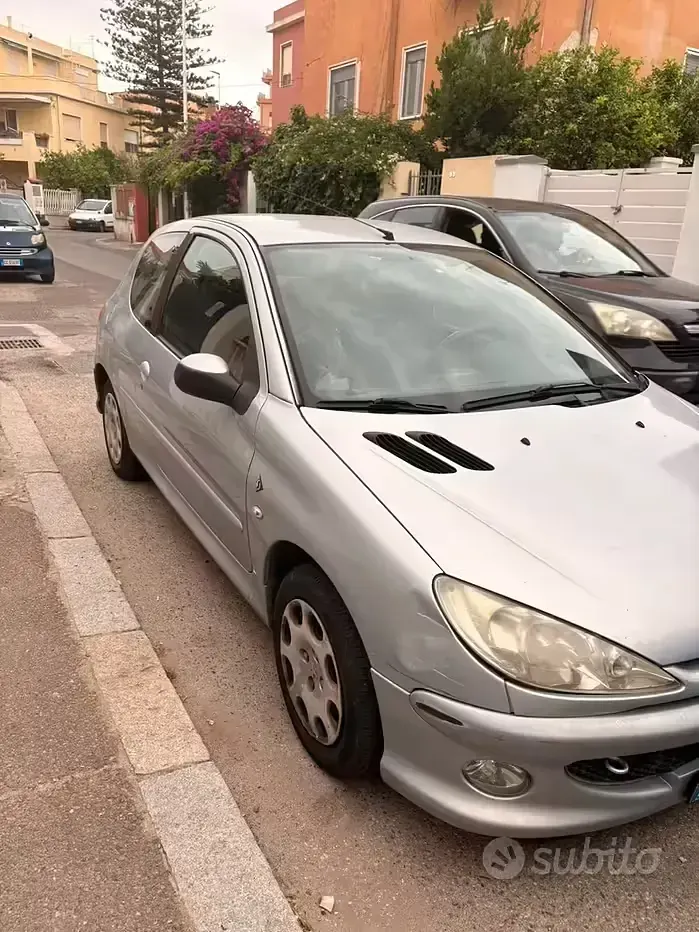 Usata Peugeot 206 68 CV (50 kW) 2005 Grigio Berlina