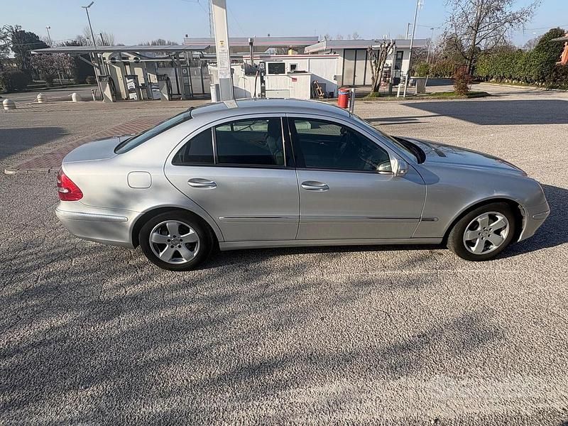 Usata Mercedes E220 2004 Grigio Berlina