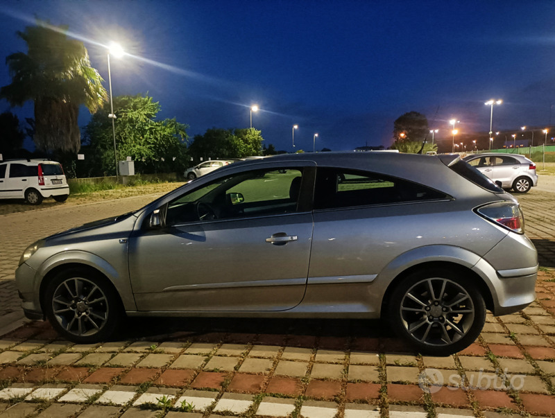 Usato 2007 Opel Astra GTC 1.7 Diesel 101 CV (4.000 €)