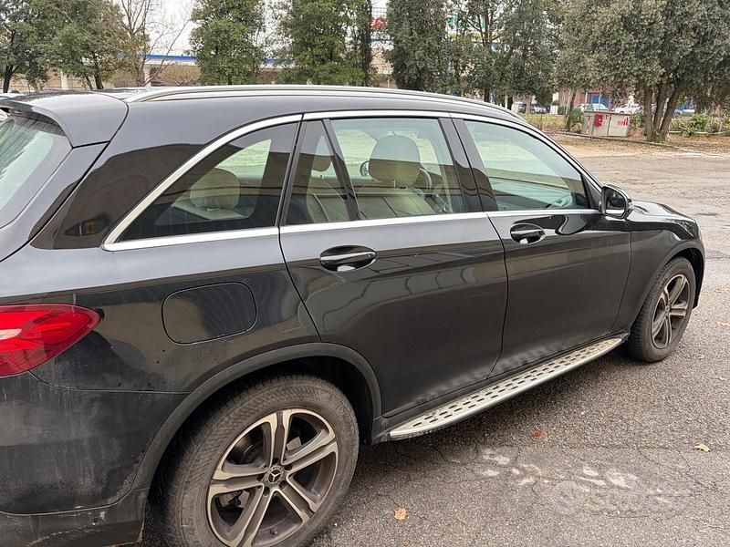 Usata Mercedes GLC250 Business 204 CV (150 kW) 2015 Nero SUV