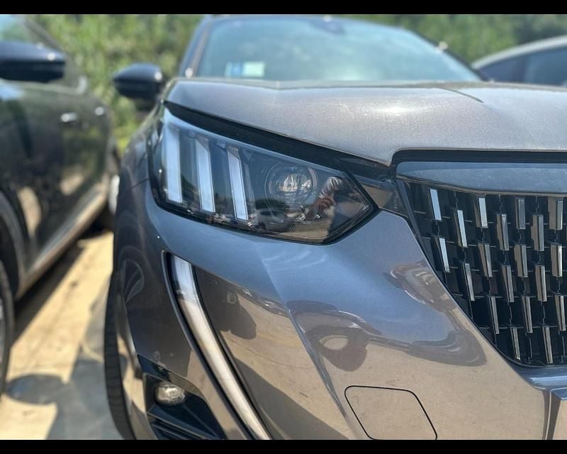 Usata Peugeot 2008 GT 131 CV (96 kW) 2022 Grigio SUV