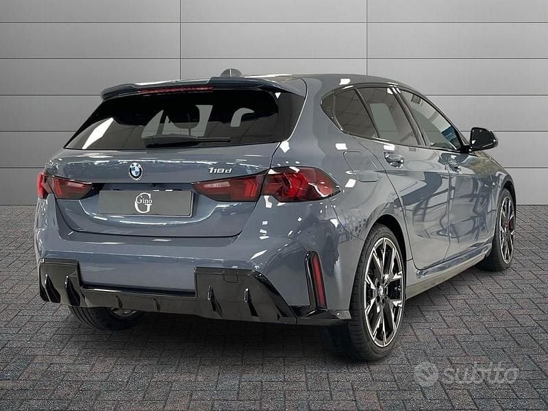 Usado BMW 118 M Sport 150 HP (110 kW) 2025 Cinzento Citadino