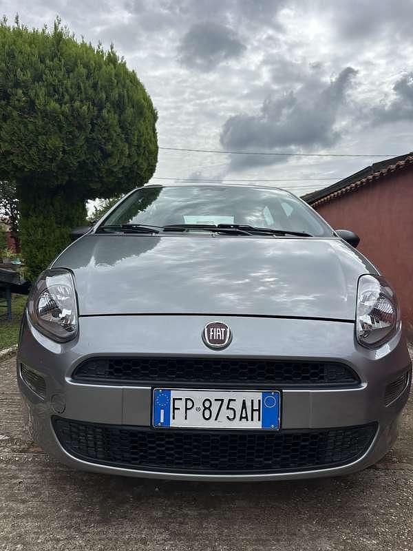 Usata 2013 Fiat Punto Tre volumi | 1600 € (Super prezzo) - Immagine 1/4