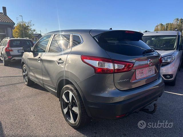 Usata Nissan Qashqai N-Connecta 110 CV (80 kW) 2016 Grigio(met.) SUV