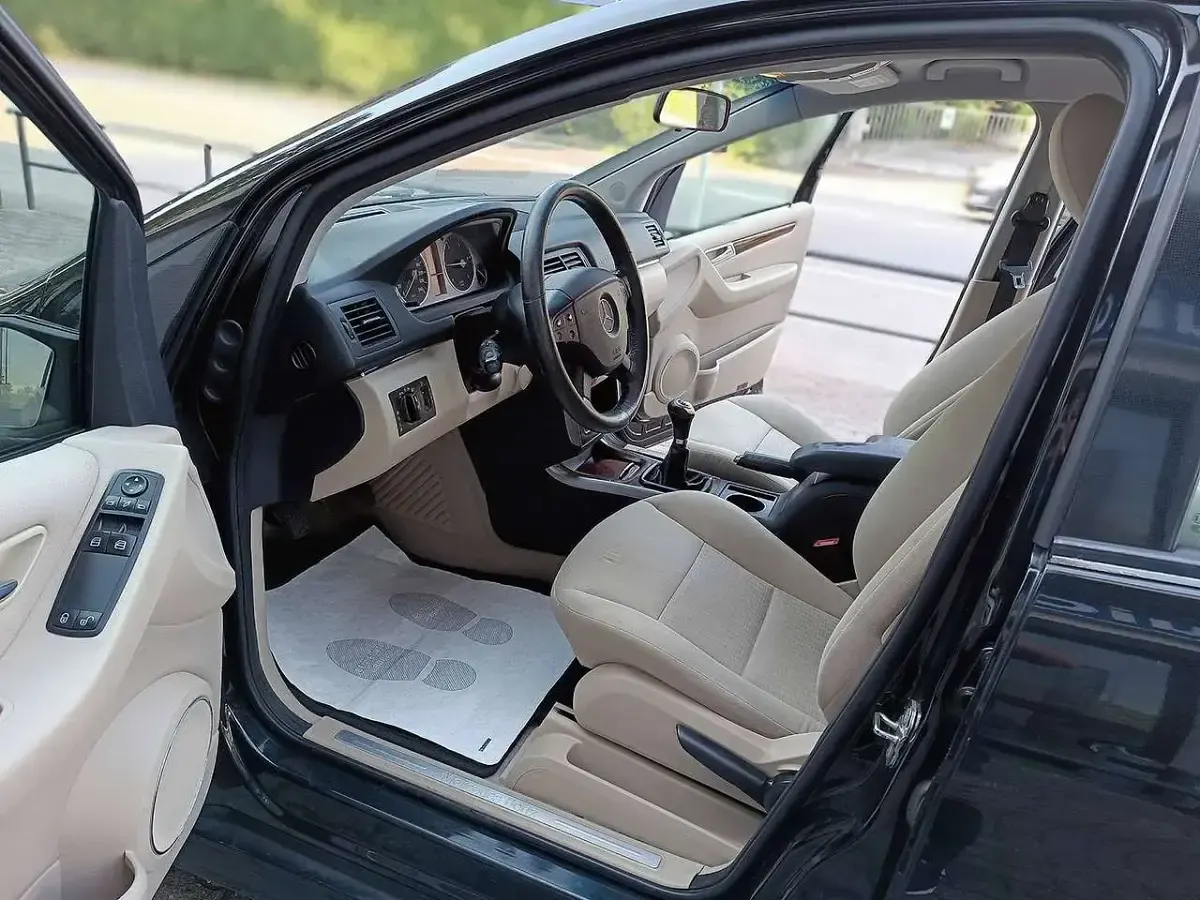 Usata Mercedes B180 Chrome 109 CV (80 kW) 2006 Nero Monovolume